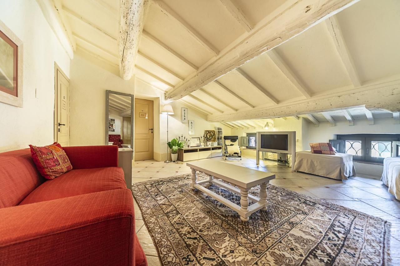 Borgo Agli Scudi Suite&Breakfast Кампілья-Мариттіма Екстер'єр фото
