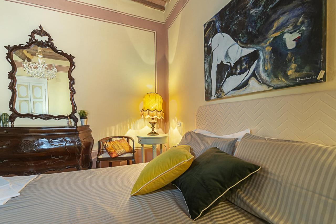 Borgo Agli Scudi Suite&Breakfast Кампілья-Мариттіма Екстер'єр фото