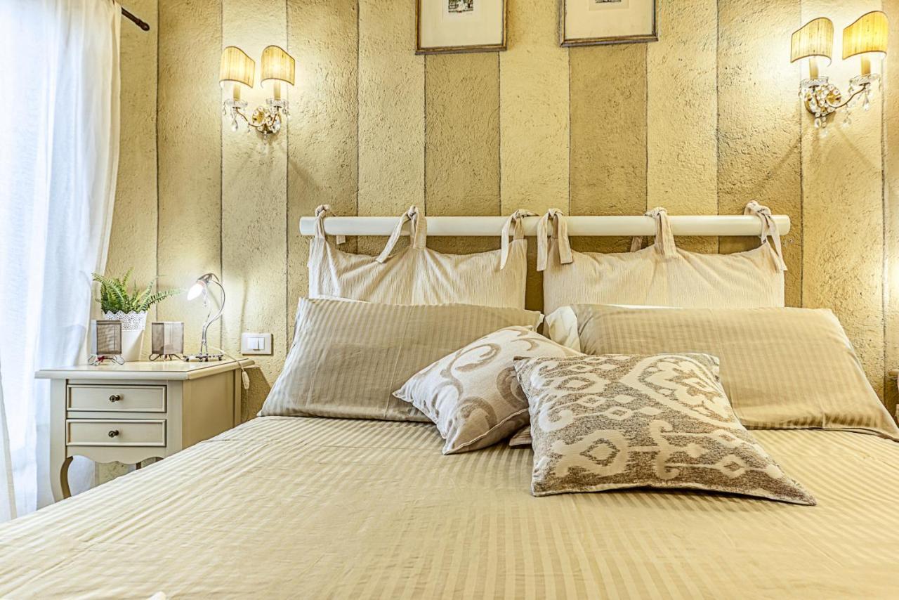 Borgo Agli Scudi Suite&Breakfast Кампілья-Мариттіма Екстер'єр фото