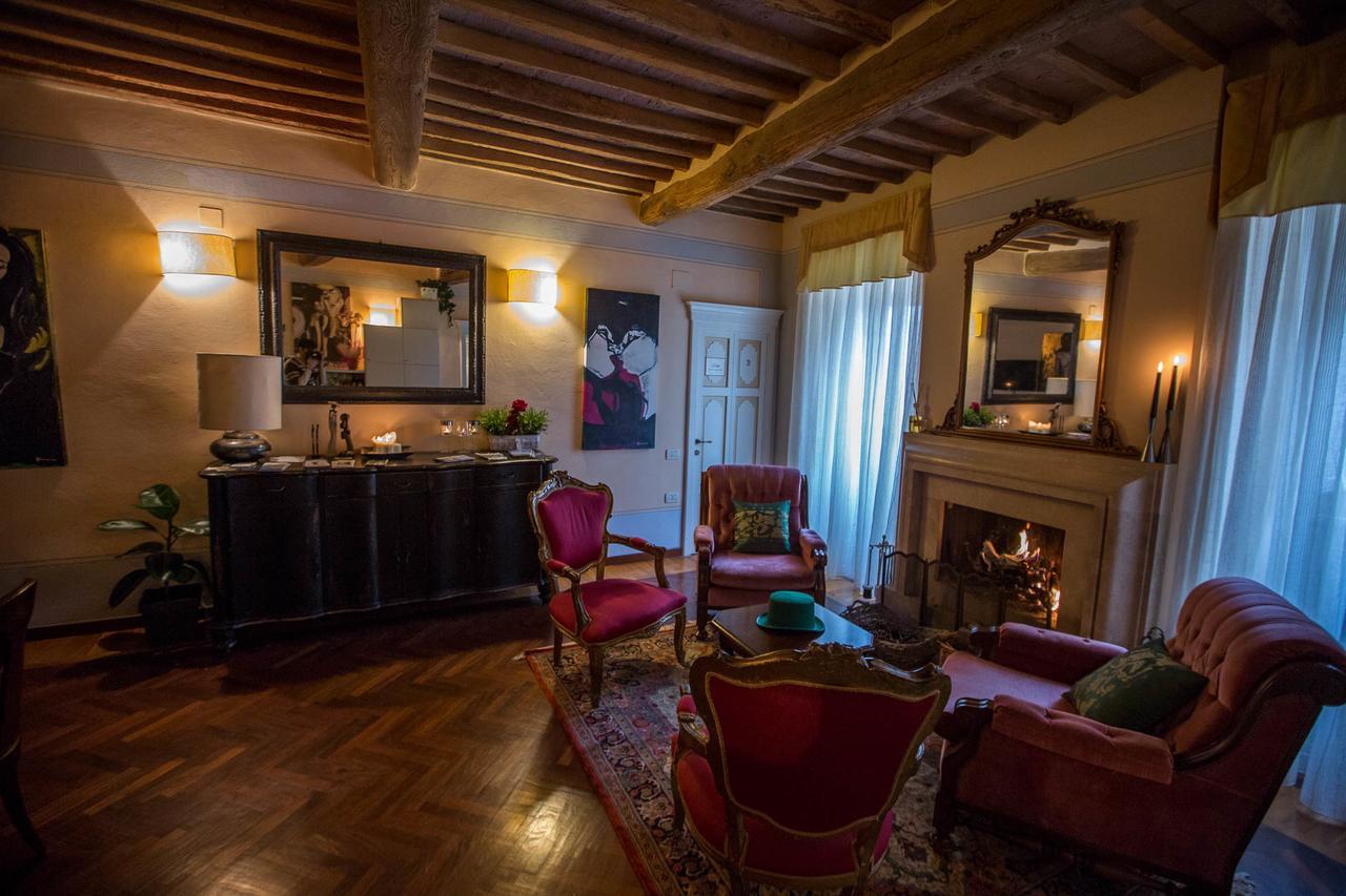 Borgo Agli Scudi Suite&Breakfast Кампілья-Мариттіма Екстер'єр фото