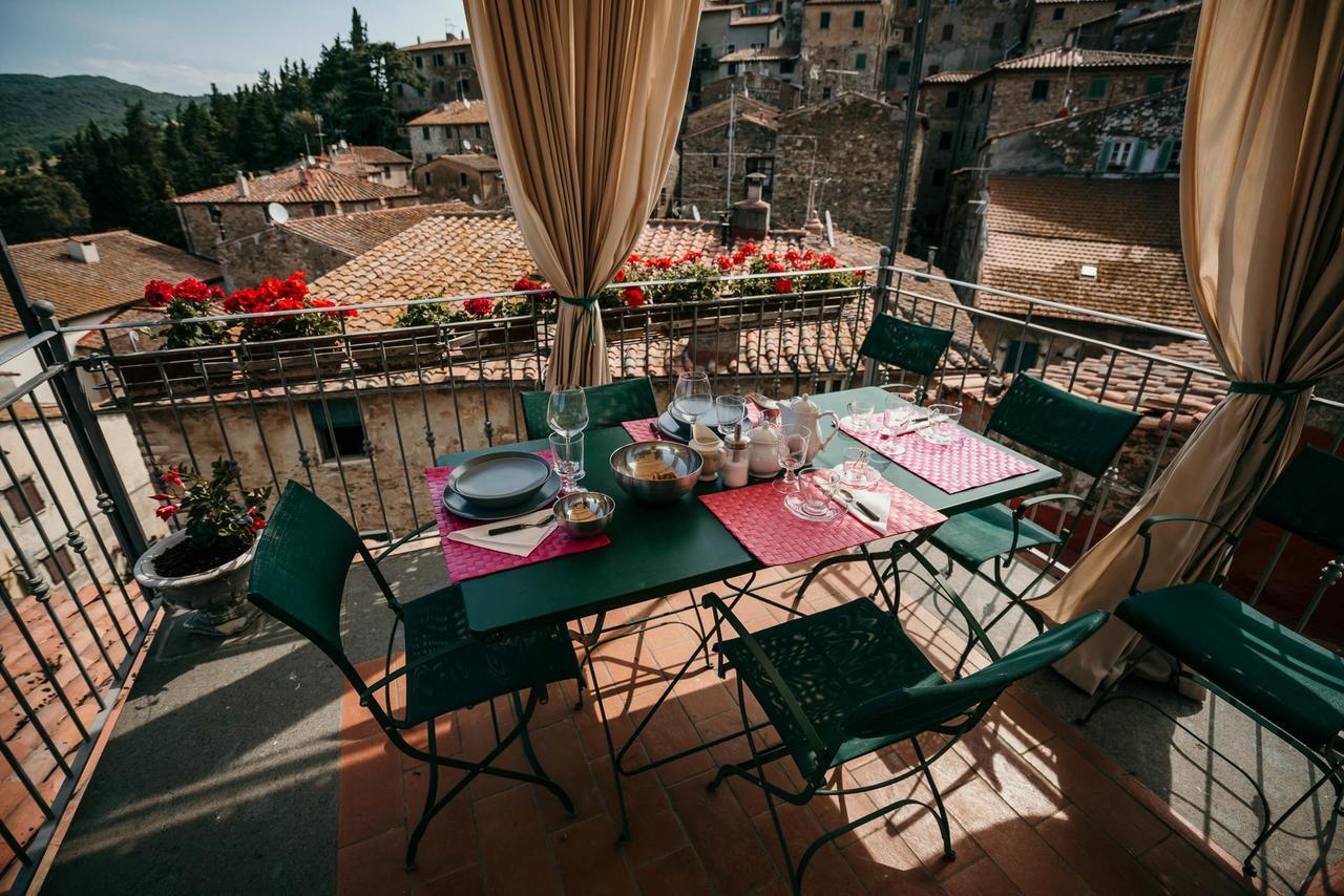 Borgo Agli Scudi Suite&Breakfast Кампілья-Мариттіма Екстер'єр фото